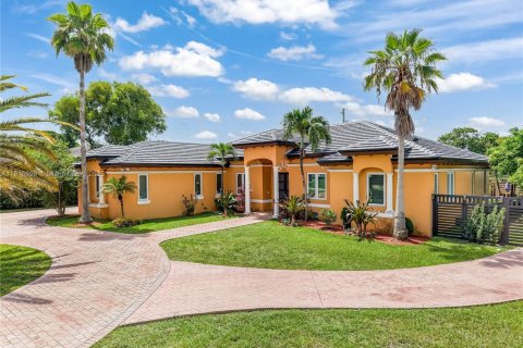 Casa en venta en Palmetto Bay, Florida, 4 dormitorios, 249.44 m2 № 1784215 - foto 2