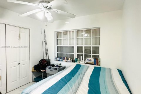 Villa ou maison à vendre à Miami, Floride: 5 chambres, 169.08 m2 № 1881919 - photo 20