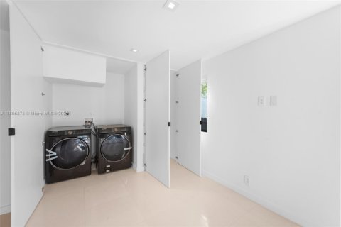 Villa ou maison à louer à Miami, Floride: 4 chambres, 236.62 m2 № 1748235 - photo 25