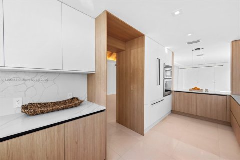 Villa ou maison à louer à Miami, Floride: 4 chambres, 236.62 m2 № 1748235 - photo 10