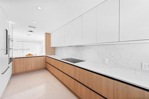 Villa ou maison à louer à Miami, Floride: 4 chambres, 236.62 m2 № 1748235 - photo 9