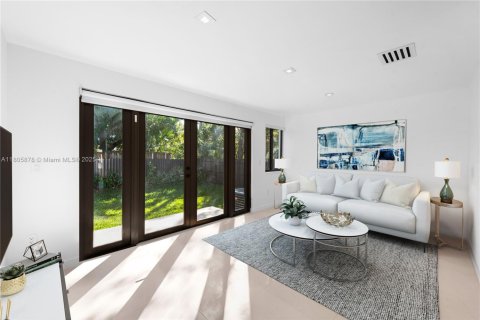 Villa ou maison à louer à Miami, Floride: 4 chambres, 236.62 m2 № 1748235 - photo 13