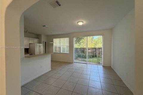 Adosado en alquiler en Miami, Florida, 4 dormitorios, 169.64 m2 № 2012593 - foto 5