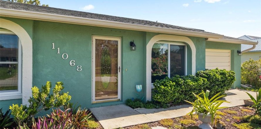 Villa ou maison à Englewood, Floride 4 chambres, 175.96 m2 № 1800358