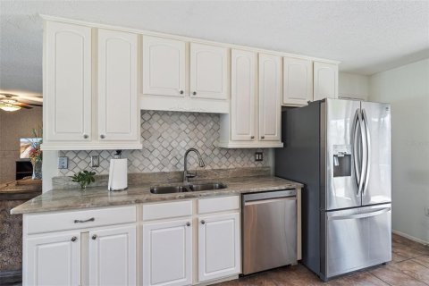Villa ou maison à vendre à Englewood, Floride: 4 chambres, 175.96 m2 № 1800358 - photo 6