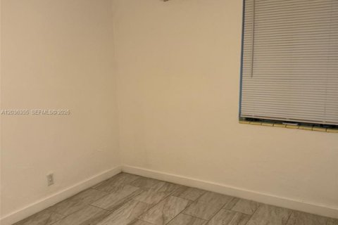 Immobilier commercial à vendre à Hollywood, Floride: 69.12 m2 № 2084287 - photo 6
