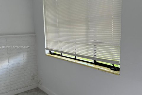 Immobilier commercial à vendre à Hollywood, Floride: 69.12 m2 № 2084287 - photo 2