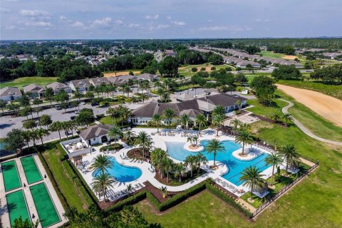 Villa ou maison à vendre à Kissimmee, Floride: 2 chambres, 144.65 m2 № 2341887 - photo 25