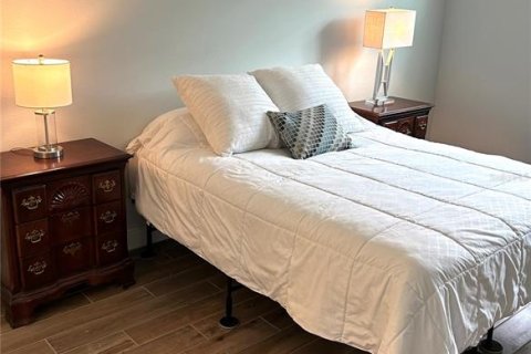Villa ou maison à vendre à Kissimmee, Floride: 2 chambres, 144.65 m2 № 2341887 - photo 11