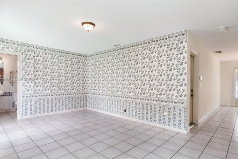 House in Cooper City, Florida 3 bedrooms, 195.84 sq.m. № 2088116 - photo 11