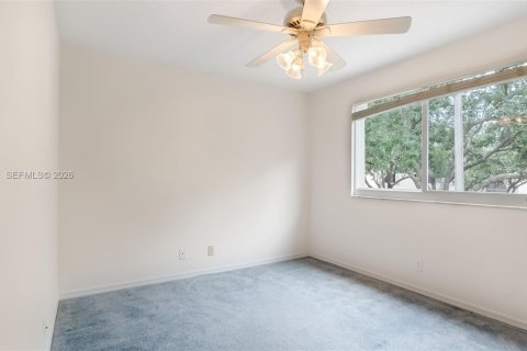 House in Cooper City, Florida 3 bedrooms, 195.84 sq.m. № 2088116 - photo 25