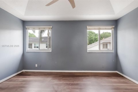 House in Cooper City, Florida 3 bedrooms, 195.84 sq.m. № 2088116 - photo 14