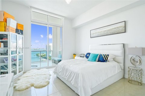 Снять в аренду кондоминиум в Норт-Бей-Виллидж, Флорида 2 спальни, 113.62м2, № 1963037 - фото 12