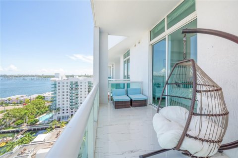 Снять в аренду кондоминиум в Норт-Бей-Виллидж, Флорида 2 спальни, 113.62м2, № 1963037 - фото 26