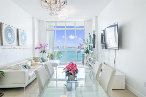 Снять в аренду кондоминиум в Норт-Бей-Виллидж, Флорида 2 спальни, 113.62м2, № 1963037 - фото 7