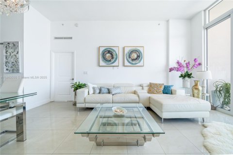 Снять в аренду кондоминиум в Норт-Бей-Виллидж, Флорида 2 спальни, 113.62м2, № 1963037 - фото 10