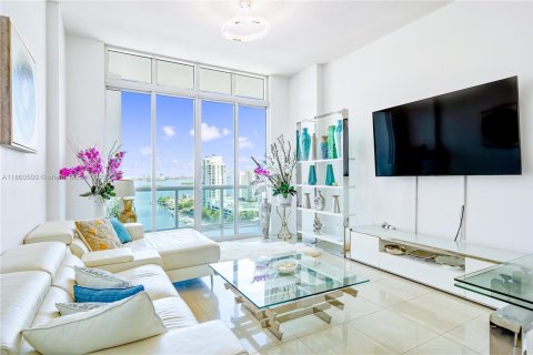 Снять в аренду кондоминиум в Норт-Бей-Виллидж, Флорида 2 спальни, 113.62м2, № 1963037 - фото 11