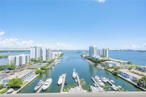 Снять в аренду кондоминиум в Норт-Бей-Виллидж, Флорида 2 спальни, 113.62м2, № 1963037 - фото 21