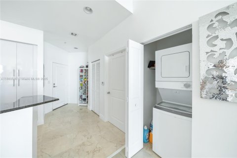 Снять в аренду кондоминиум в Норт-Бей-Виллидж, Флорида 2 спальни, 113.62м2, № 1963037 - фото 27