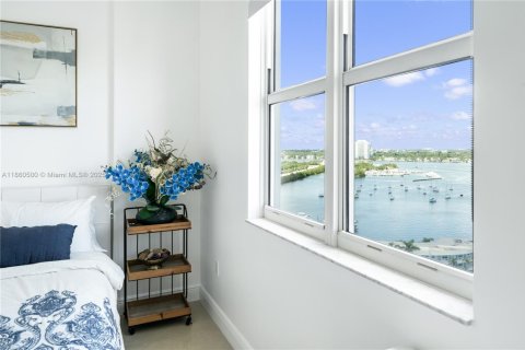 Снять в аренду кондоминиум в Норт-Бей-Виллидж, Флорида 2 спальни, 113.62м2, № 1963037 - фото 18