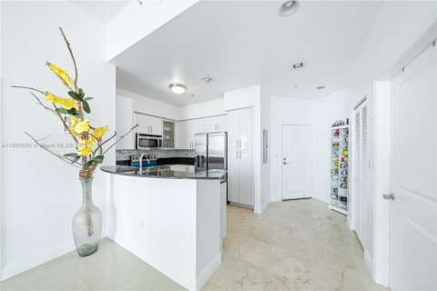 Снять в аренду кондоминиум в Норт-Бей-Виллидж, Флорида 2 спальни, 113.62м2, № 1963037 - фото 6