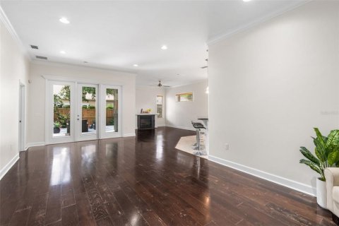 House in Gainesville, Florida 4 bedrooms, 215.35 sq.m. № 1877339 - photo 4