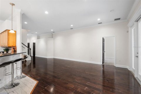 House in Gainesville, Florida 4 bedrooms, 215.35 sq.m. № 1877339 - photo 5