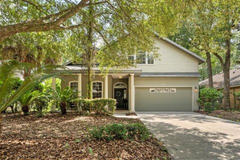 House in Gainesville, Florida 4 bedrooms, 215.35 sq.m. № 1877339 - photo 1
