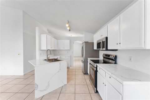 Casa en alquiler en Orlando, Florida, 4 dormitorios, 172.61 m2 № 1905196 - foto 15