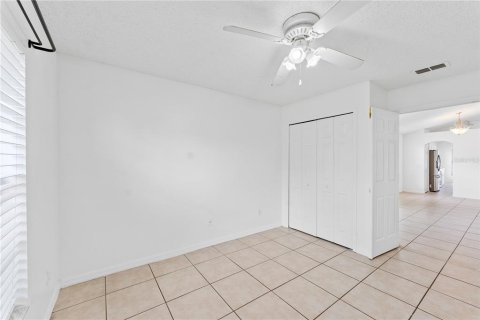 Casa en alquiler en Orlando, Florida, 4 dormitorios, 172.61 m2 № 1905196 - foto 5