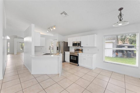 Casa en alquiler en Orlando, Florida, 4 dormitorios, 172.61 m2 № 1905196 - foto 20