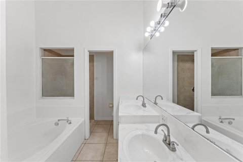Casa en alquiler en Orlando, Florida, 4 dormitorios, 172.61 m2 № 1905196 - foto 26