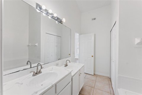 Casa en alquiler en Orlando, Florida, 4 dormitorios, 172.61 m2 № 1905196 - foto 25