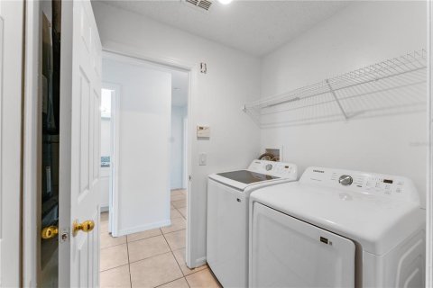 Casa en alquiler en Orlando, Florida, 4 dormitorios, 172.61 m2 № 1905196 - foto 10