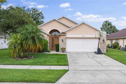 Casa en alquiler en Orlando, Florida, 4 dormitorios, 172.61 m2 № 1905196 - foto 1