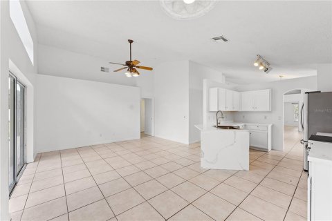 Casa en alquiler en Orlando, Florida, 4 dormitorios, 172.61 m2 № 1905196 - foto 17