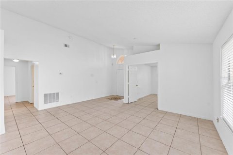Casa en alquiler en Orlando, Florida, 4 dormitorios, 172.61 m2 № 1905196 - foto 3