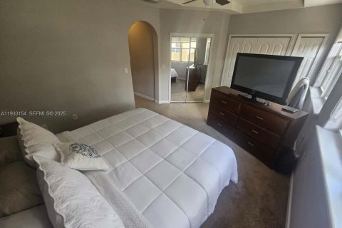 Снять в аренду таунхаус в Дорал, Флорида 3 спальни, 173.08м2, № 1992746 - фото 9