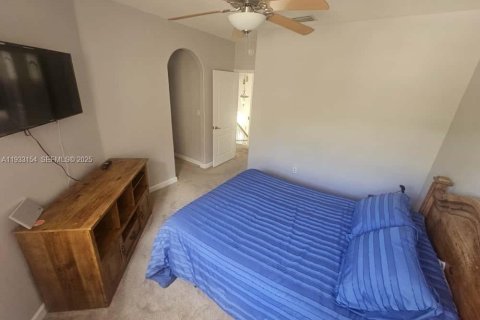 Снять в аренду таунхаус в Дорал, Флорида 3 спальни, 173.08м2, № 1992746 - фото 18