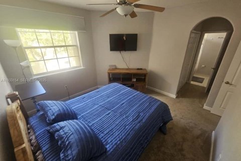 Снять в аренду таунхаус в Дорал, Флорида 3 спальни, 173.08м2, № 1992746 - фото 19