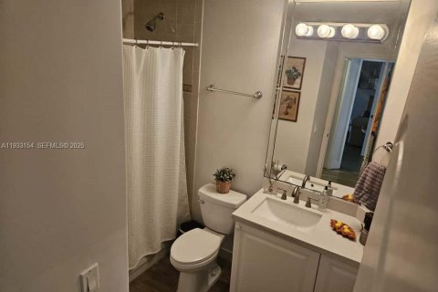 Снять в аренду таунхаус в Дорал, Флорида 3 спальни, 173.08м2, № 1992746 - фото 24