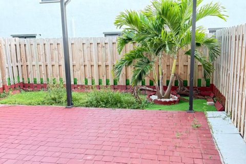 Condominio en venta en Homestead, Florida, 3 dormitorios, 149.76 m2 № 1991790 - foto 2