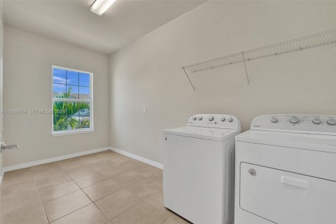 Touwnhouse à louer à Hollywood, Floride: 3 chambres, 165.37 m2 № 1997594 - photo 18