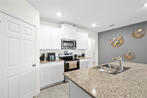 Villa ou maison à vendre à Palm Bay, Floride: 4 chambres, 170.01 m2 № 2408709 - photo 11