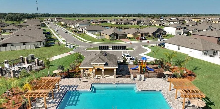 Villa ou maison à Palm Bay, Floride 4 chambres, 170.01 m2 № 2408709