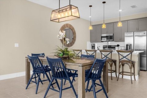 Townhouse in Four Corners, Florida 3 bedrooms, 158.31 sq.m. № 1719849 - photo 6