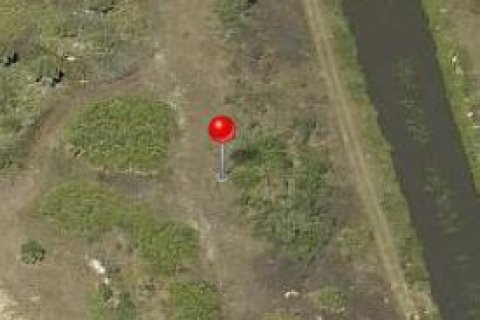 Commercial property in Okeechobee, Florida № 2190739