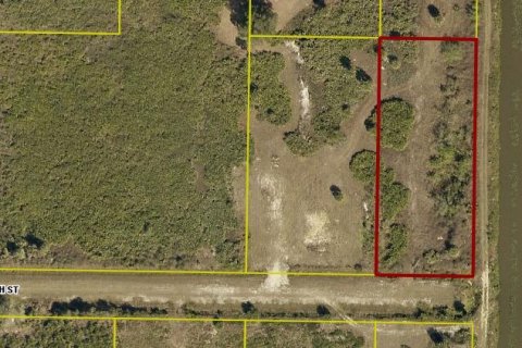 Commercial property in Okeechobee, Florida № 2190739 - photo 2