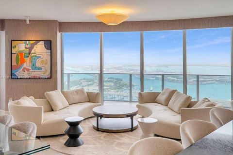 Copropriété à vendre à Miami, Floride: 3 chambres, 219.71 m2 № 1938472 - photo 2