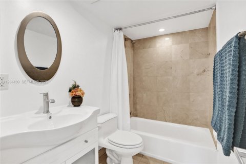 Condominio en venta en Miami Beach, Florida, 2 dormitorios, 115.01 m2 № 1992958 - foto 27